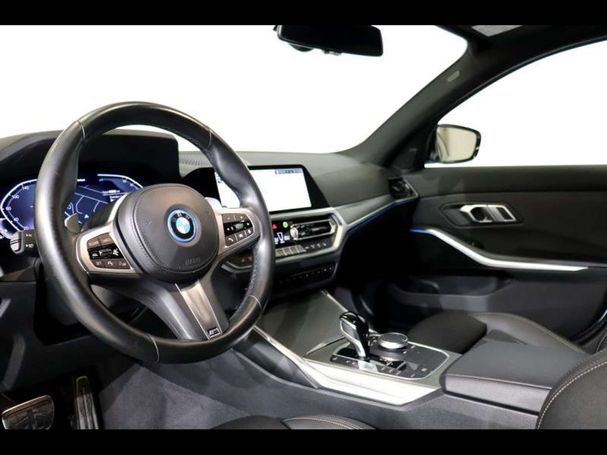 BMW 320 e Touring M Sport 150 kW image number 4