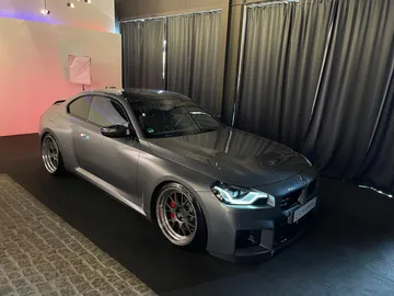 Car image 2