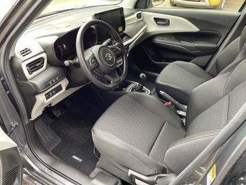 Car image 9