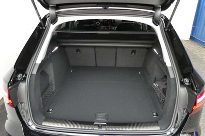 Car image 37