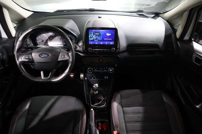 Car image 10