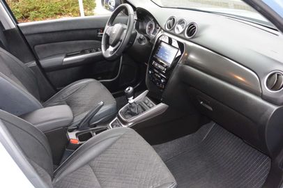 Car image 26