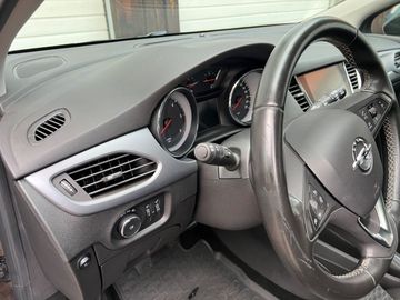 Car image 13