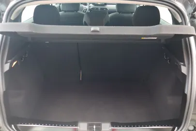 Car image 35