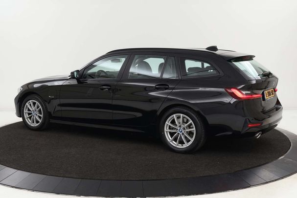 BMW 320 Touring e 150 kW image number 2