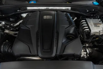 Car image 23