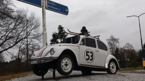 Car image 32