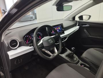 Car image 10