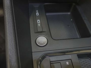 Car image 33