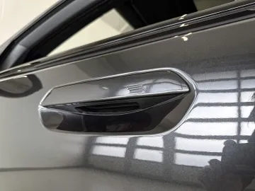 Car image 34
