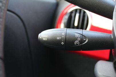 Car image 32