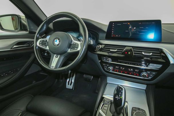 BMW 550d Touring xDrive 294 kW image number 16