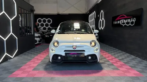 Car image 3