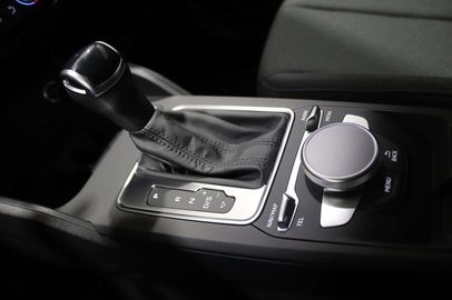 Car image 37