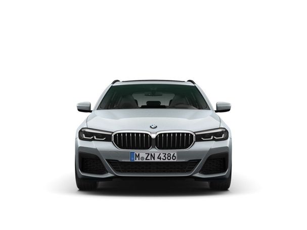 BMW 540i Touring xDrive 245 kW image number 2