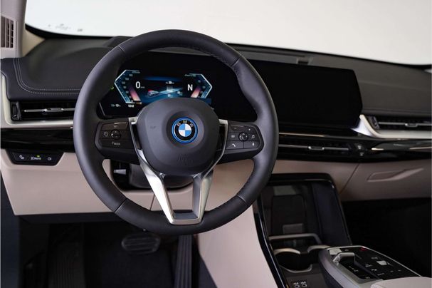 BMW iX1 xDrive30 xLine 230 kW image number 12