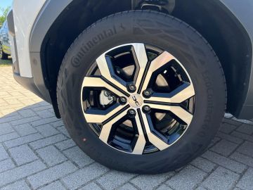 Car image 34