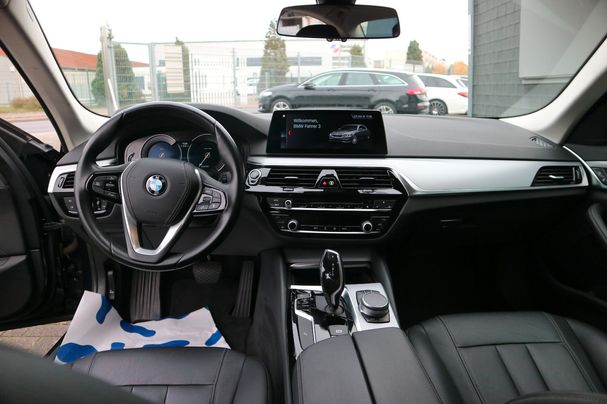 BMW 520i 135 kW image number 12