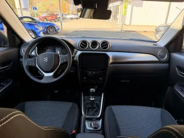 Car image 20