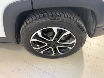 Car image 31