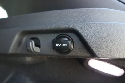 Car image 29