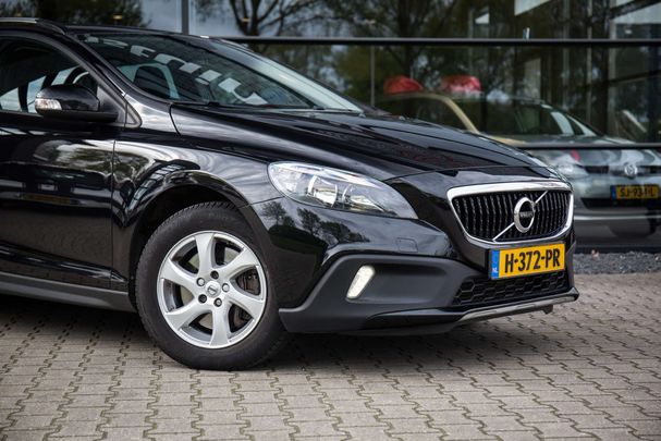 Volvo V40 Cross Country T3 Momentum 113 kW image number 3