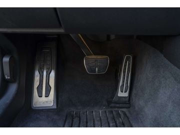 Car image 41