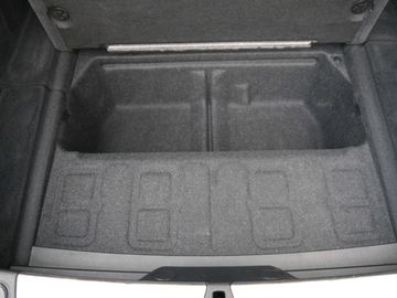 Car image 36