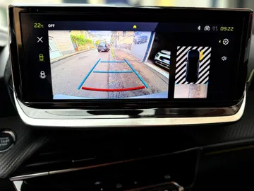 Car image 13