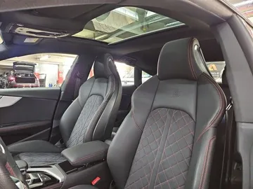 Car image 27