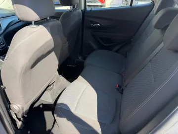 Car image 29