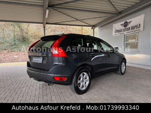 Volvo XC60 AWD Momentum 120 kW image number 4