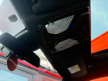 Car image 32