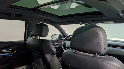 Car image 28