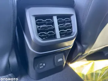 Car image 32