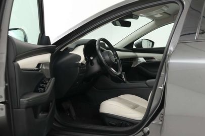 Car image 11