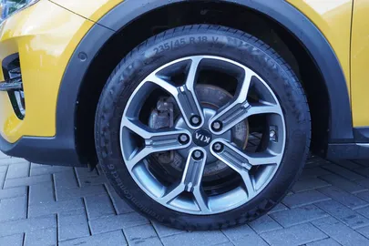 Car image 31