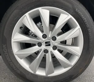 Car image 35
