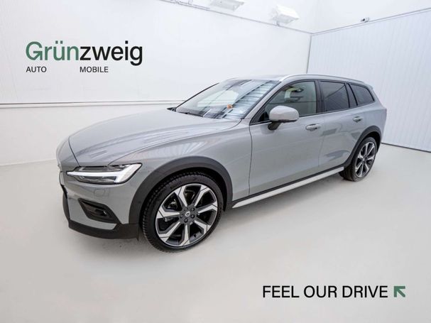 Volvo V60 Cross Country AWD B4 145 kW image number 1