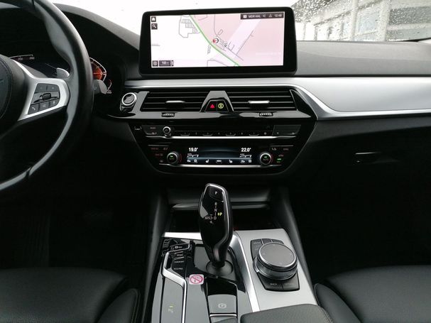 BMW 520d Touring 140 kW image number 11