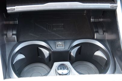 Car image 26