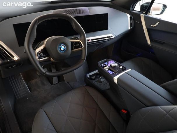 BMW iX xDrive40 240 kW image number 3