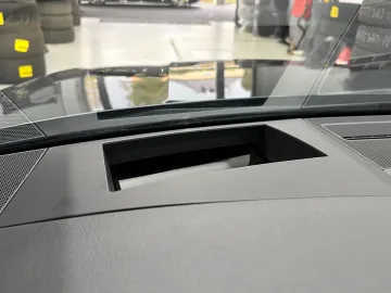 Car image 33