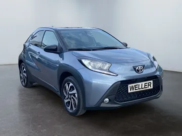 Car image 2