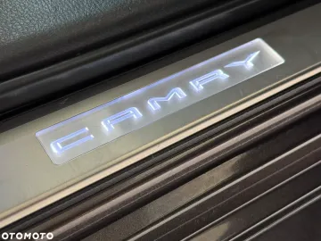 Car image 37