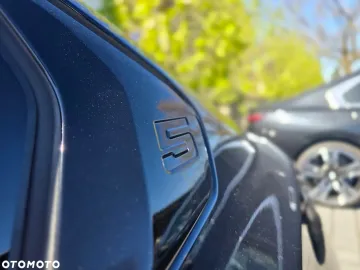 Car image 35