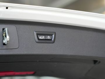 Car image 33