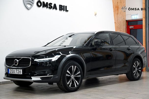 Volvo V90 Cross Country B4 AWD 146 kW image number 2