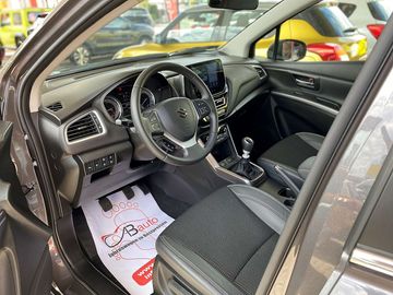 Car image 12