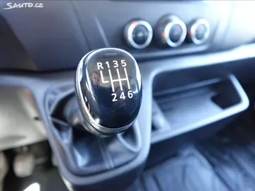 Car image 36